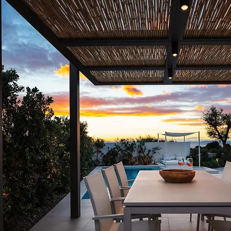Venetiko Villa *