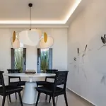 Venetiko - Refined Minimalist With Sunset Bliss By Etouri Villa *