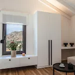Venetiko - Refined Minimalist With Sunset Bliss By Etouri *