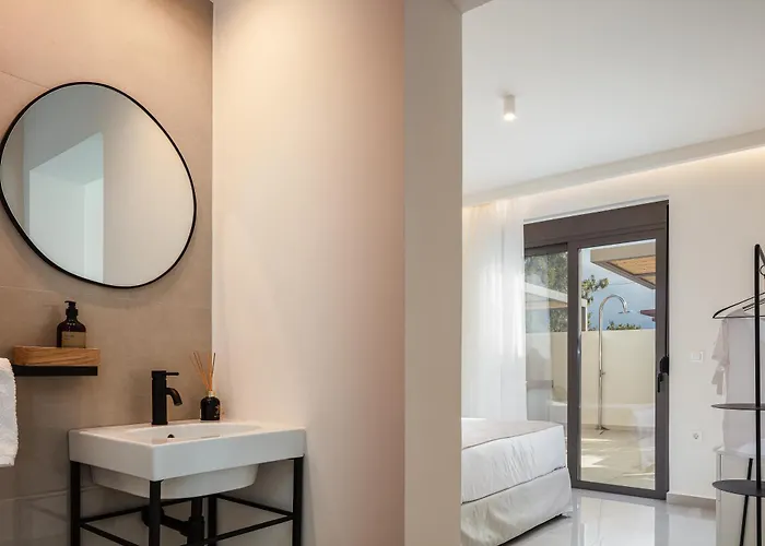 Venetiko - Refined Minimalist With Sunset Bliss By Etouri Χανιά