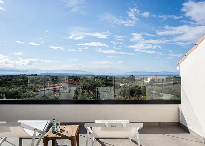 Venetiko - Refined Minimalist With Sunset Bliss By Etouri